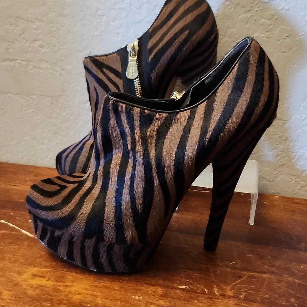 ALEJANDRO INGELMO Platform Zebra Animal Print Pony Hair Heels Bootie 38
